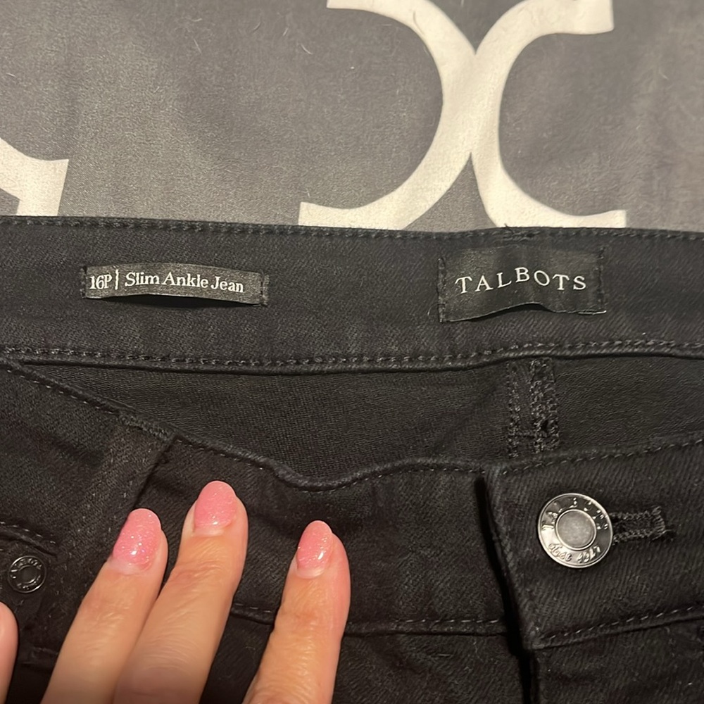 Talbots 16p slim ankle, jean in black - Picture 2 of 3